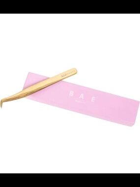 BAE Gold Angled Lash Tweezer with Pink Case